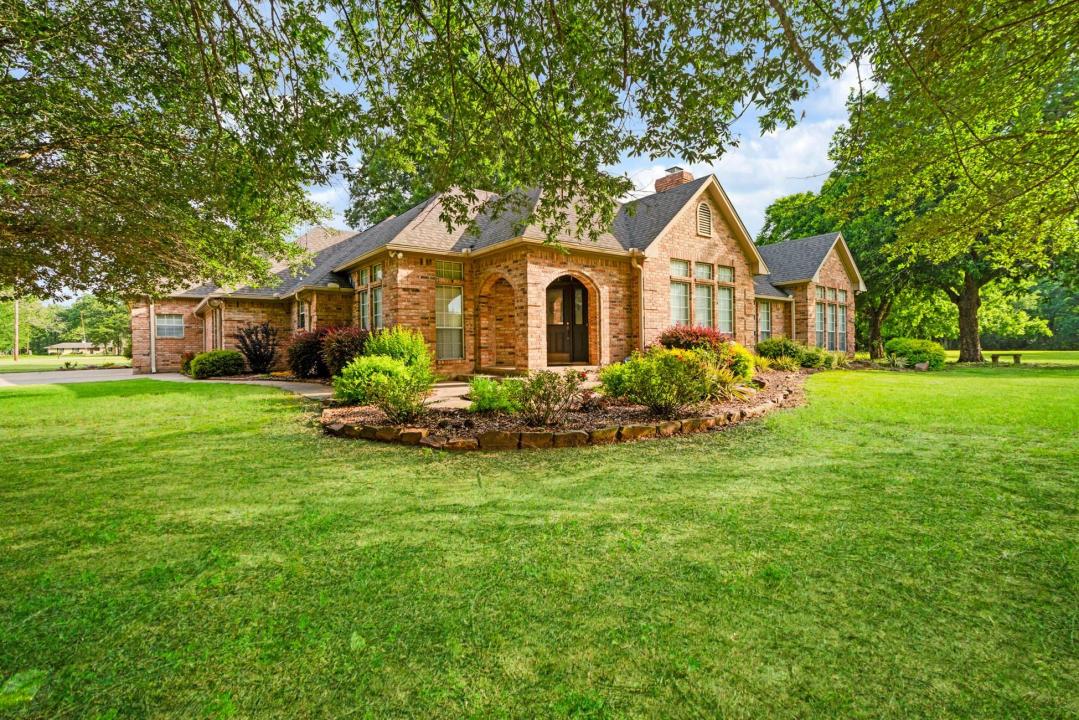 4585 Farm Road 195, Paris, Texas 754642, USA