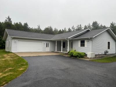 1220 E Douglas Drive, Roscommon, Michigan 48653, USA