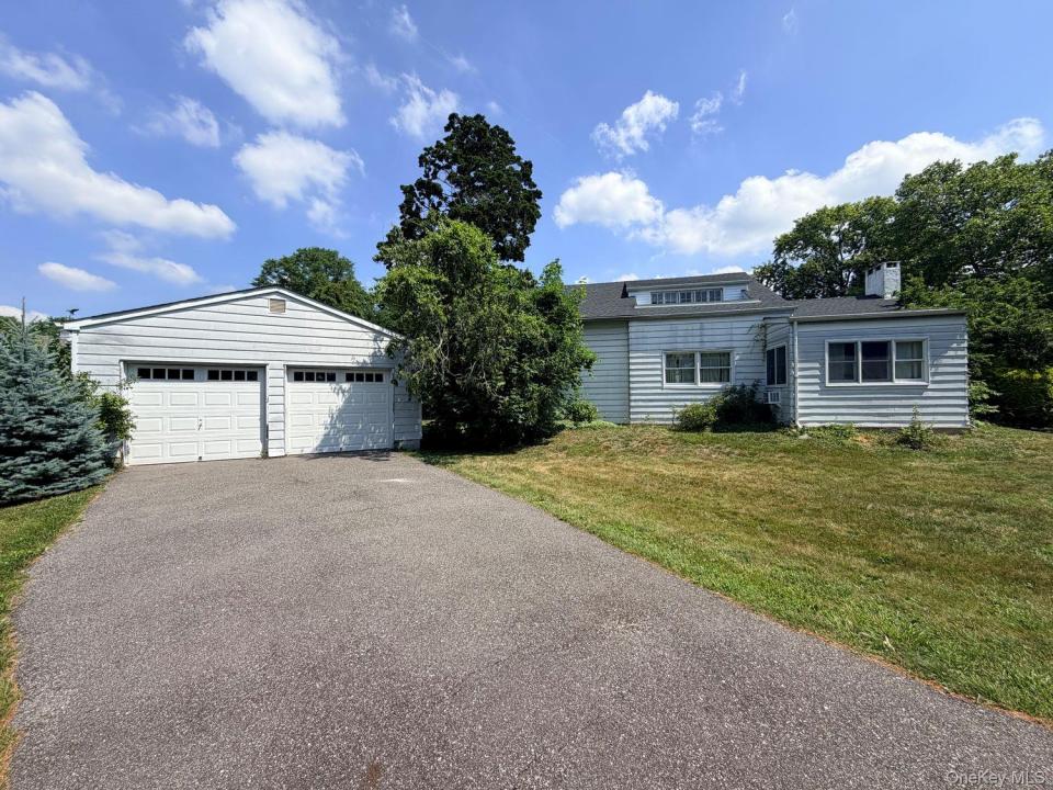 126 Eaton Lane, West Islip, New York 11795, États-Unis