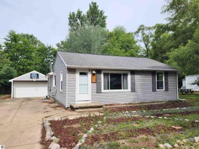 317 Longview Drive, Midland, Michigan 48642, USA