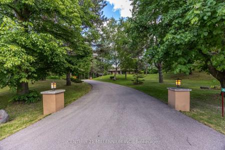 44 GIBSON LAKE DRIVE, Caledon, Ontario L7E 4B2, Kanada