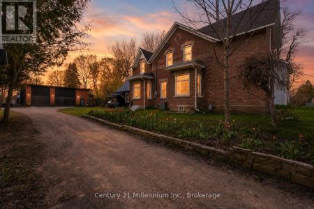 16 PETER STREET, Grey Highlands, Ontario N0C 1E0, Canada