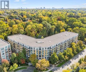11 WILLIAM CARSON CRESCENT, Toronto (st. Andrew-windfields), 安大略省 M2P 2G1, 加拿大