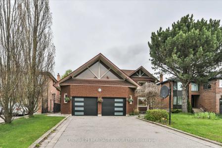 22 TANNERY COURT, Richmond Hill, Ontario L4C 7V4, Canada