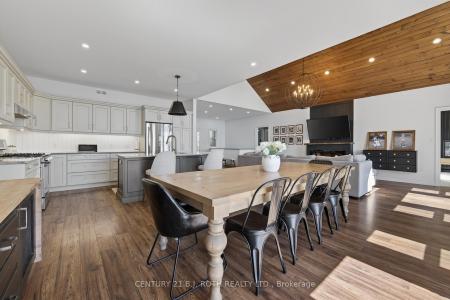 1931 WOODS BAY ROAD, Severn, Ontario L3V 0V7, Kanada