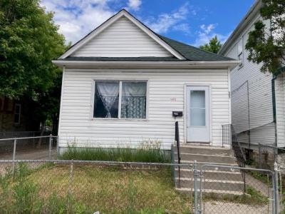 481 MOUNTAIN AVENUE, Winnipeg, Manitoba R2W 1K6, Canada