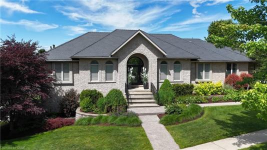 139 MANNHEIM CRESCENT, Mannheim, Ontario N0B 2H0, Canada