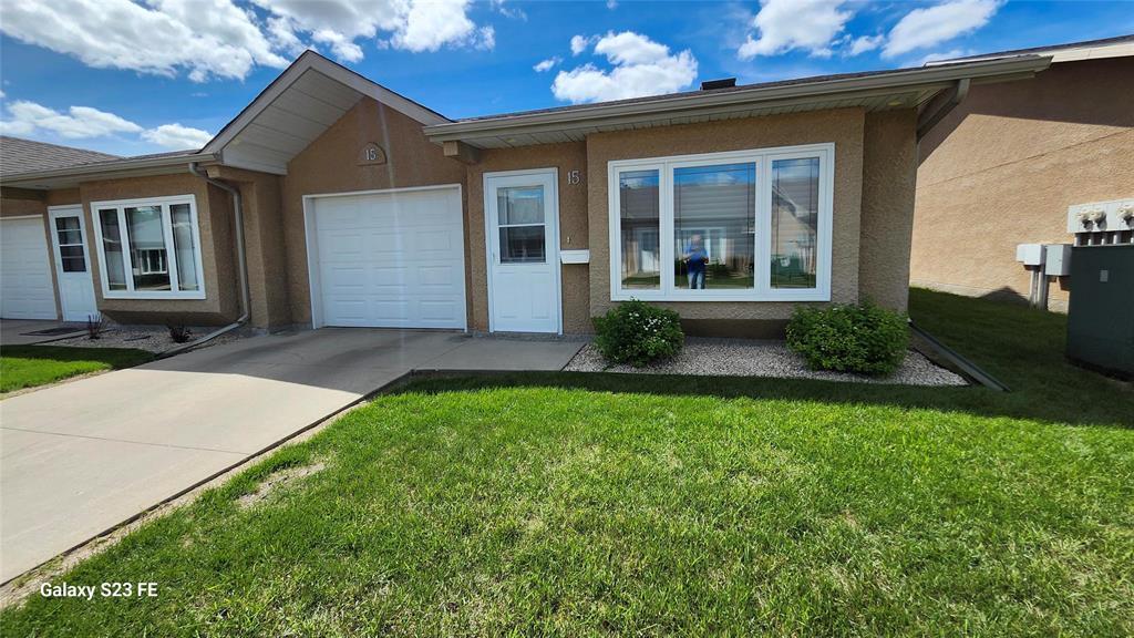 30 PARKDALE DRIVE, Brandon, Manitoba R7B 3C9, Canada