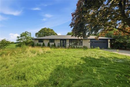 360 BISHOPSGATE ROAD, Burford, Ontario N3T 5L7, Kanada