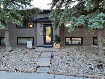 2440 ABBOTT ROAD, Regina, Saskatchewan S4N 2K3, Canadá