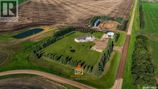 HIEBERT ACREAGE, Willow Creek Rm No. 458, Saskatchewan S0E 1A0, Canada