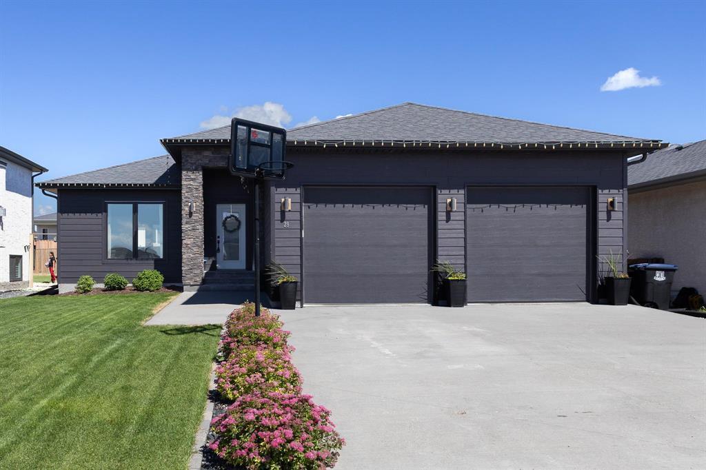 29 PARKHILL CRESCENT, Steinbach, Manitoba R5G 0Z3, Canada