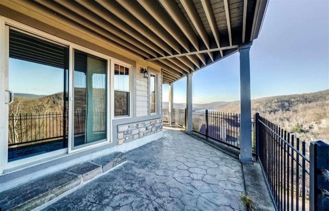 206 Rue du Mont-Plaisant, Mont-Tremblant, Quebec J8E 1L2, Kanada