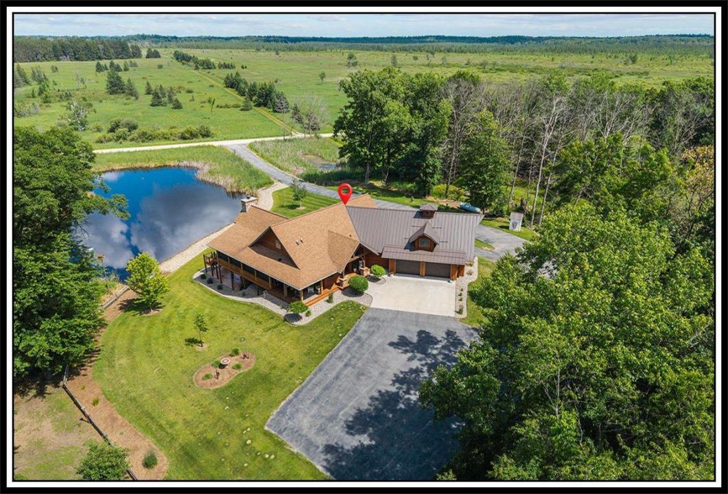 N4003 Marsh Road , B, New London, Wisconsin 54961-8127, États-Unis