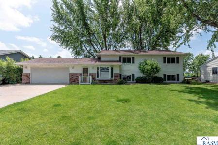 211 Holly Lane, Janesville, Minnesota 56048, USA