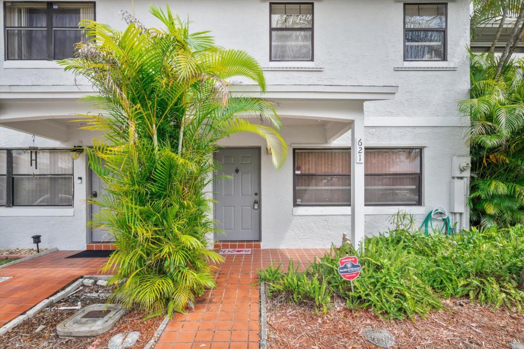 621 NW 105th Way, Pembroke Pines, Floryda 33026, USA