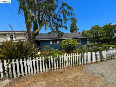 25325 Windfeldt Rd, Hayward, California 94541, USA