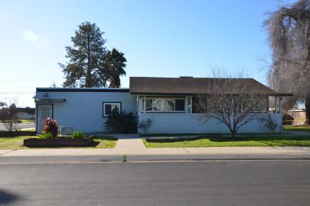 1837 W Sunnyside Avenue, Visalia, California 93277