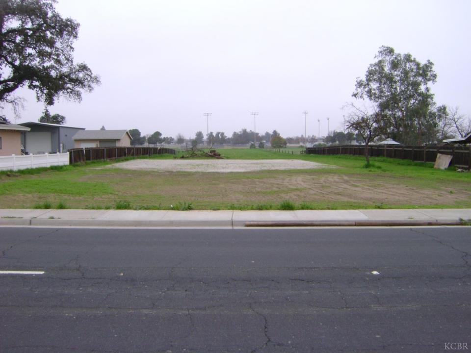 1045 E Grangeville Boulevard, Hanford, Californie 93230, États-Unis