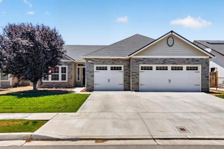491 Nelder Grove, Tulare, California 93274, USA
