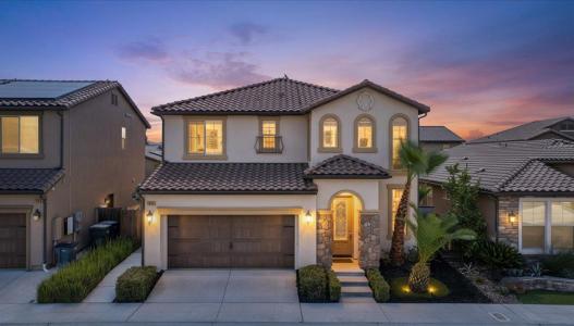 11642 N Bella Vita Avenue, Fresno, California 93730, USA