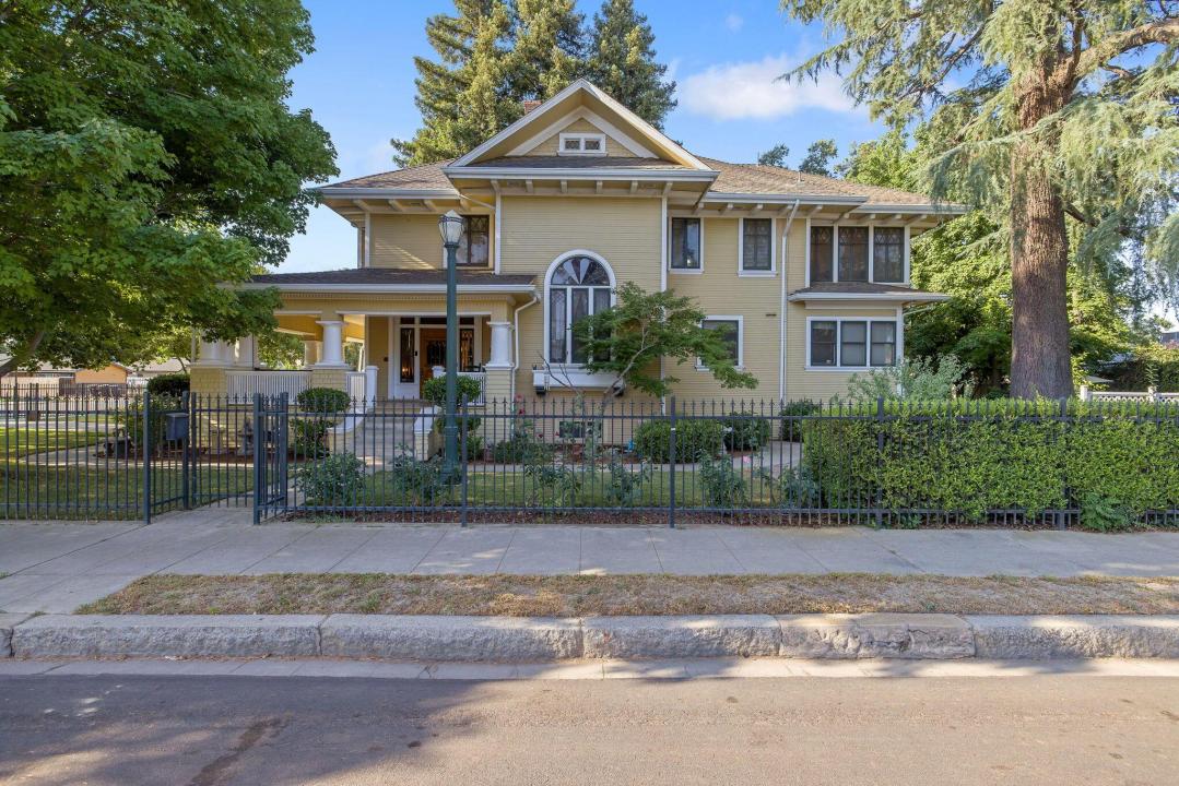 631 N Encina Street, Visalia, Californie 93291, États-Unis