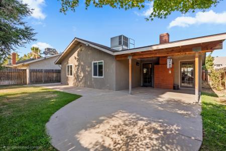 911 N Parkwood Court, Visalia, California 93291, USA