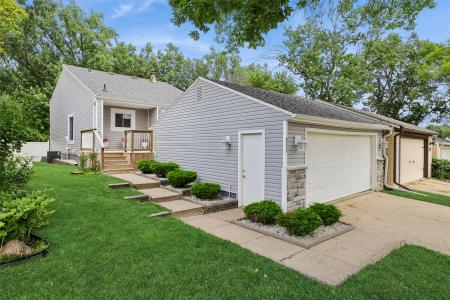 8311 Twana Drive, Urbandale, Iowa 50322, États-Unis