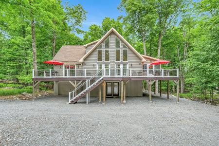 3373 Northwood Terrace, Lake Ariel, Pennsylvania 18436, USA