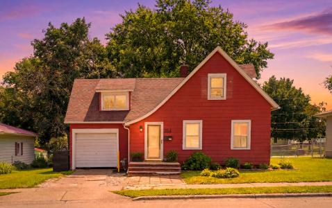 914 S 2nd Ave., Washington, Iowa 52353, USA