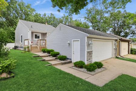 8311 Twana Drive, Urbandale, Iowa 50322, États-Unis