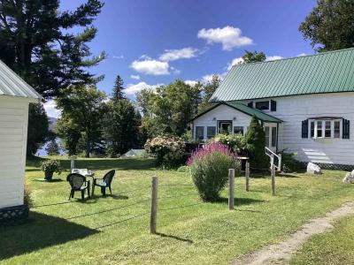 1322 Vt Route 5A unit: #3 & 6, Westmore, Vermont 05860, États-Unis