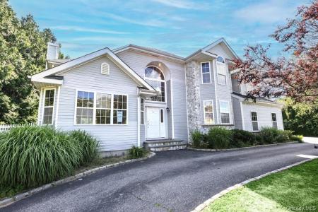 72 Sweetgum Lane, Miller Place, New York 11764, USA