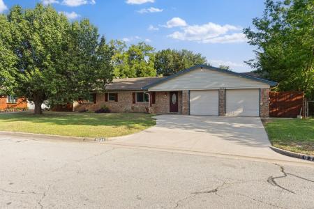 6736 Corona Drive, North Richland Hills, Texas 76180, Estados Unidos