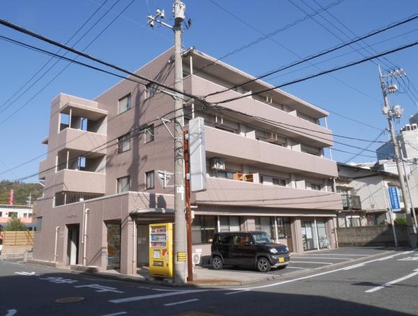 301, 山手町1丁目1-10, サンピアやまて(岩国市山手町), 岩国市, Yamaguchi 740-0022, Japan