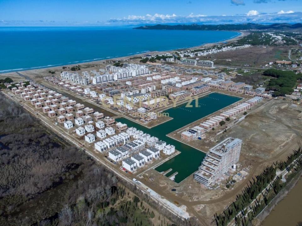Gjiri I Lalzit, Durrës, Albanien