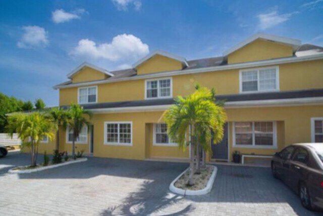 MANGROVE AVE SPACIOUS 2 BED, DEN, 1 BATH, Spotts, Grand Cayman, Iles Caïmans