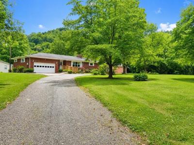 41 Trevor Lane, Prestonsburg, Kentucky 41653, USA