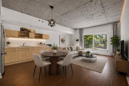 7060 Rue Hutchison, Montréal (Villeray/Saint-Michel/Parc-Extension), كيبيك H3N 2Z1, كندا