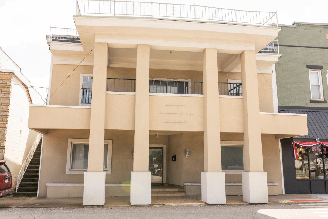 1007 Smith Street, Milton, West Virginia 25541, USA