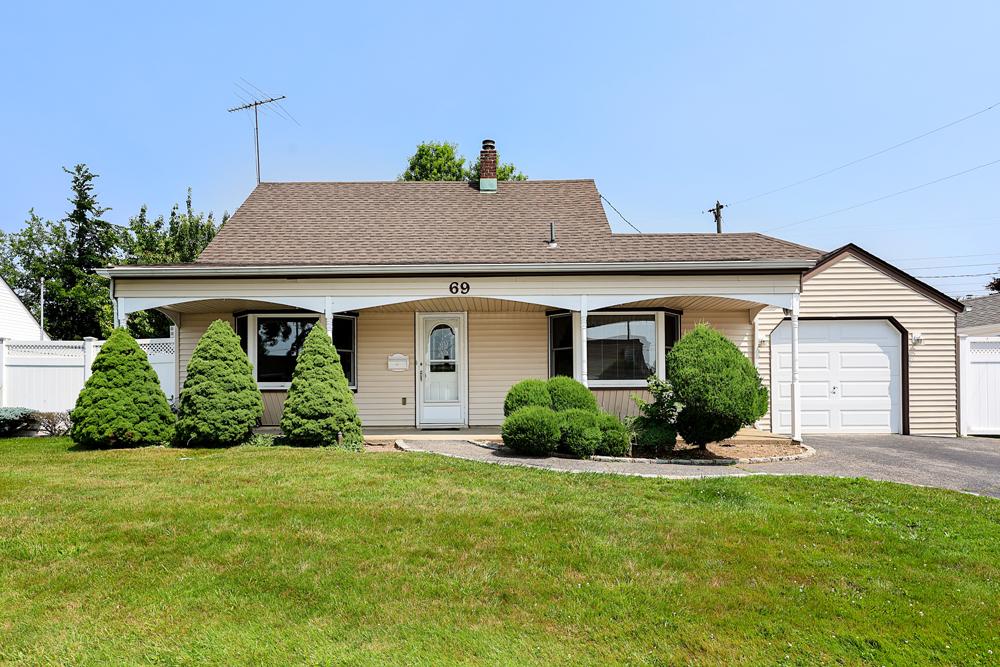 69 Corncrib Lane, Levittown, New York 11756, Amerika Birleşik Devletleri