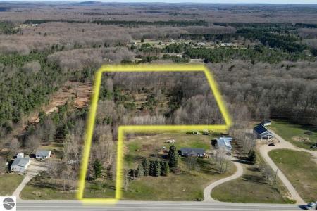V/L Honor Highway, Interlochen, ميشيغان 49643, الولايات المتحدة