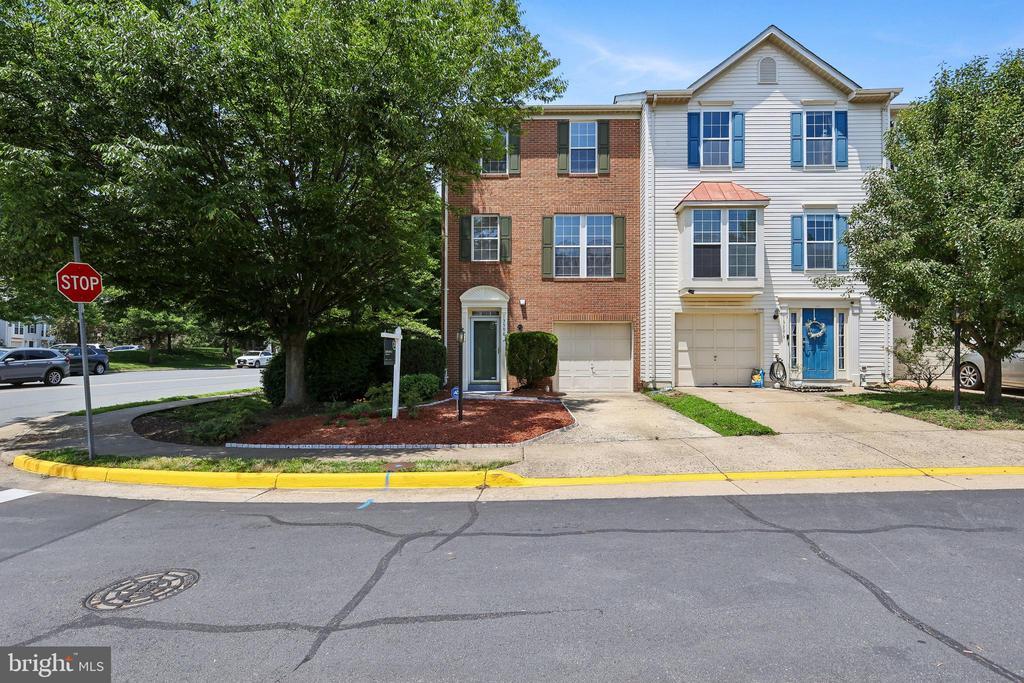 13598 Bathgate Drive, Herndon, Virginia 20171, USA