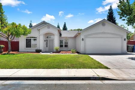 1742 Acacia Avenue, Sanger, California 93657, Stati Uniti