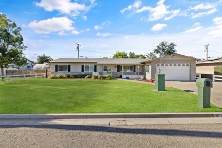 1716 E Academy Avenue, Tulare, California 93274, Stati Uniti