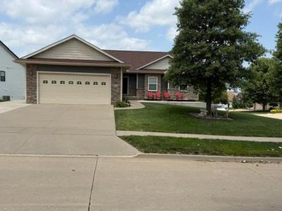 2462 E Highview Drive, Des Moines, Iowa 50320, USA
