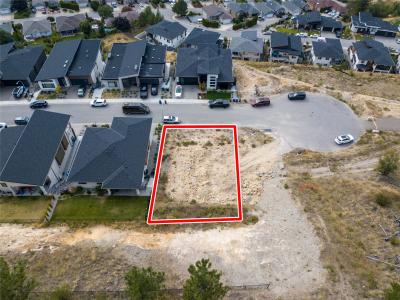 1253 LONE PINE DRIVE, Kelowna, Colombie-Britannique V1P 0A5, Canada