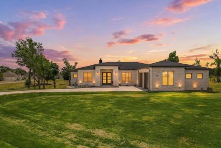 1039 Monaco Court, Springtown, Texas 76082, USA