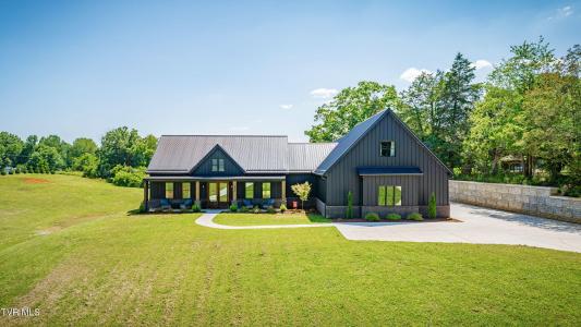 3826 Lake Valley Drive, Kingsport, Tennessee 37664, USA
