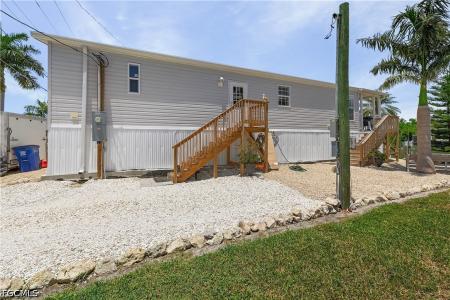 2452 York Road, St James City, Florida 33956, USA